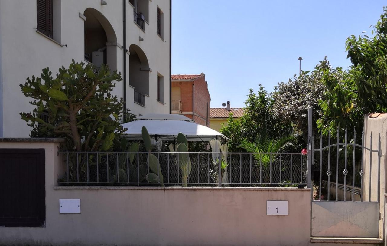 Valevalehome - Home Gallery With Fully Equipped Kitchen, Reserved Parking, Big Garden Olbia Kültér fotó